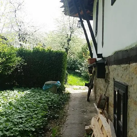 Nyaraló Hadji Karanlukova's House Bozsenci